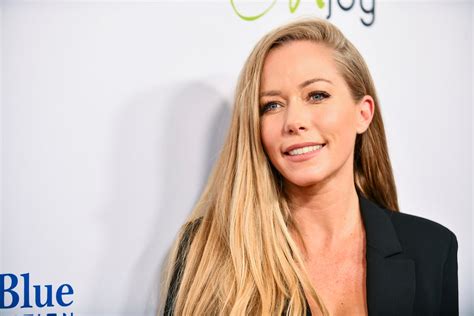 kendra wilkinson now 2021